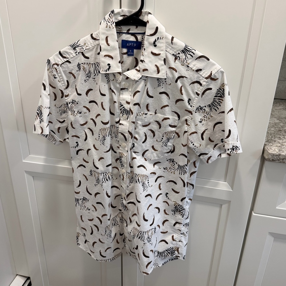 Apt.9 tiger white button up shirt - Picture 3 of 4